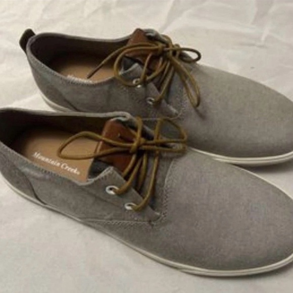 Men’s 
Shoes 
size 9 Wide 
Mountain Creek - Picture 11 of 16